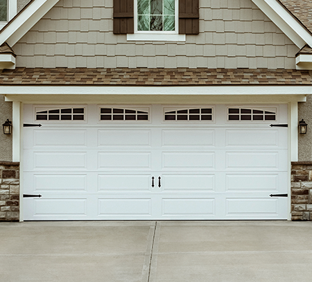 Garage door in the Regal Classic Long design in the color White