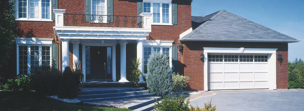 Cambridge CL, 16' x 7', Ice White door and overlays, 8 lite Panoramique windows